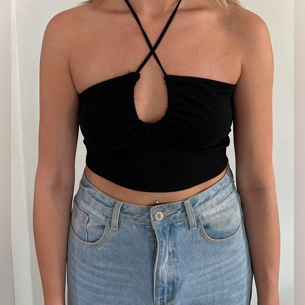 Black cross neck crop top